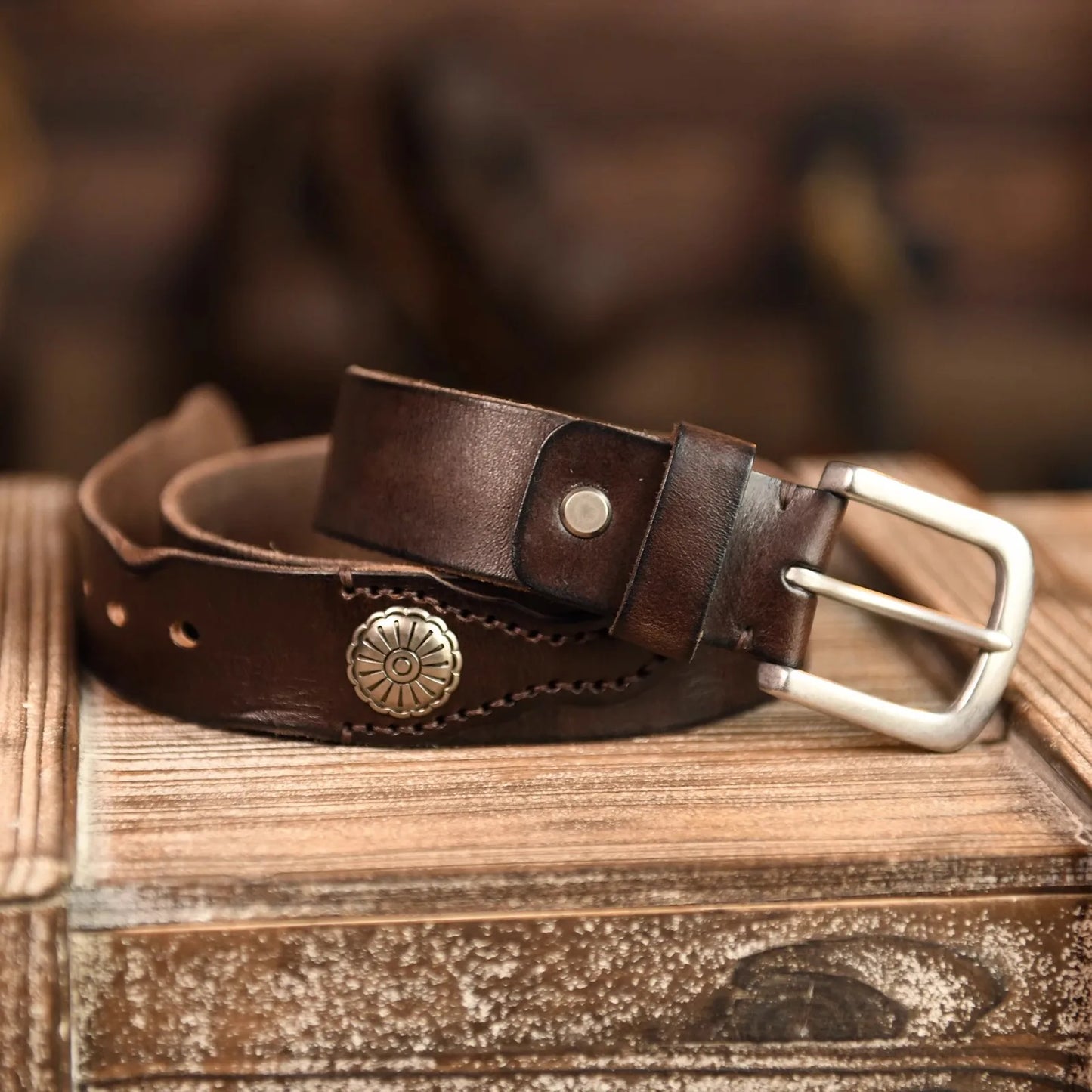 Ceinture En Cuir Vieilli Premium Avec Effet Distress Détails Western Et Surpiqûres À La Main