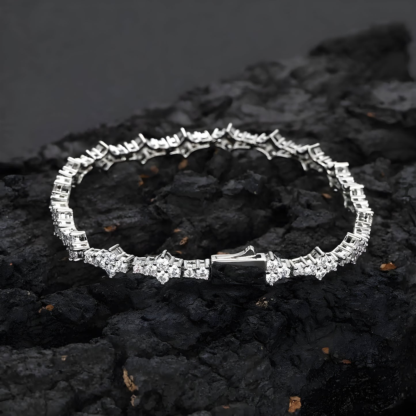 Bracelet Pétales Diamants Quatre Fleurs Strass En Griffes Diamant Forme Chaîne Cable Argent Léger Facile À Fermer