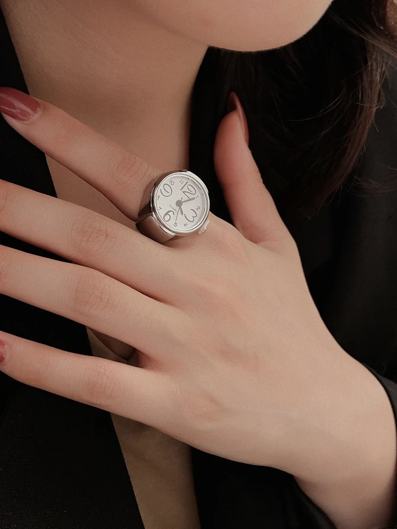 Montre Bague Élégante Résistante À La Rouille En Acier Disponible En Plusieurs Designs