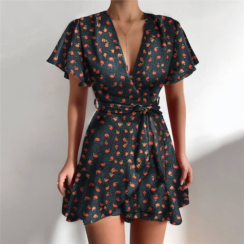 Elegantes Jinky Kleid mit hübschen Rüschen und V-Ausschnitt