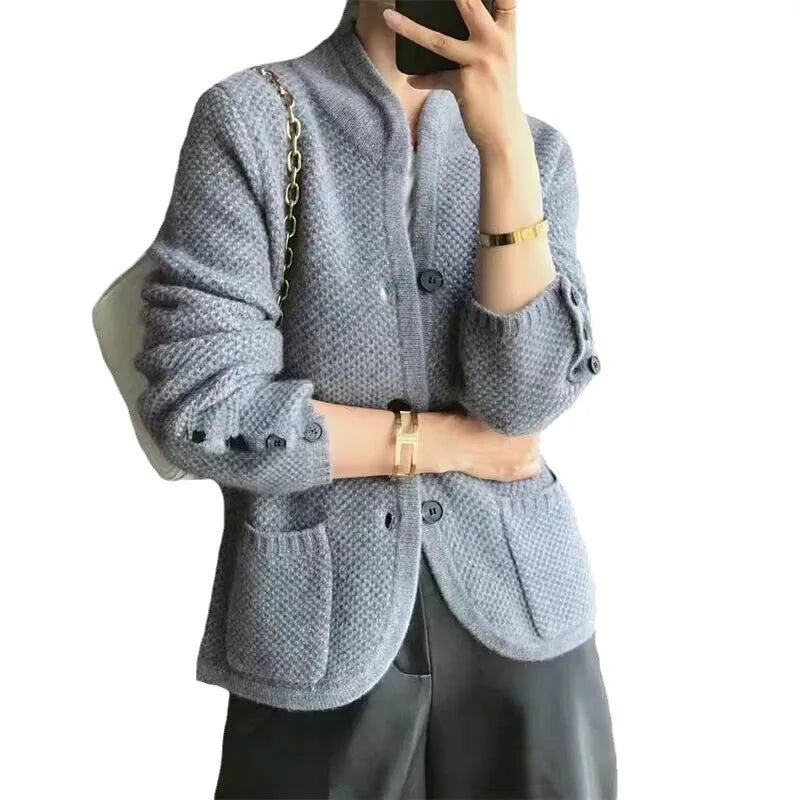 Cardigan Grace Col Montant Court En Tricot Doux Léger Moderne Confortable Et Ajusté Pour Silhouette Flatteuse