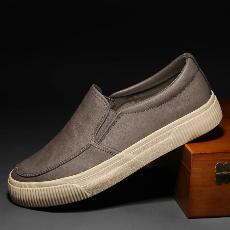 Herrenslipper aus elegantem Leder