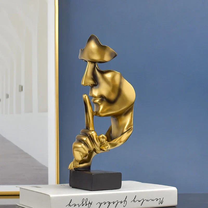 Sculpture Abstraite Du Visage En Résine Mate Avec Geste Silencieux Pour Décor Contemplatif