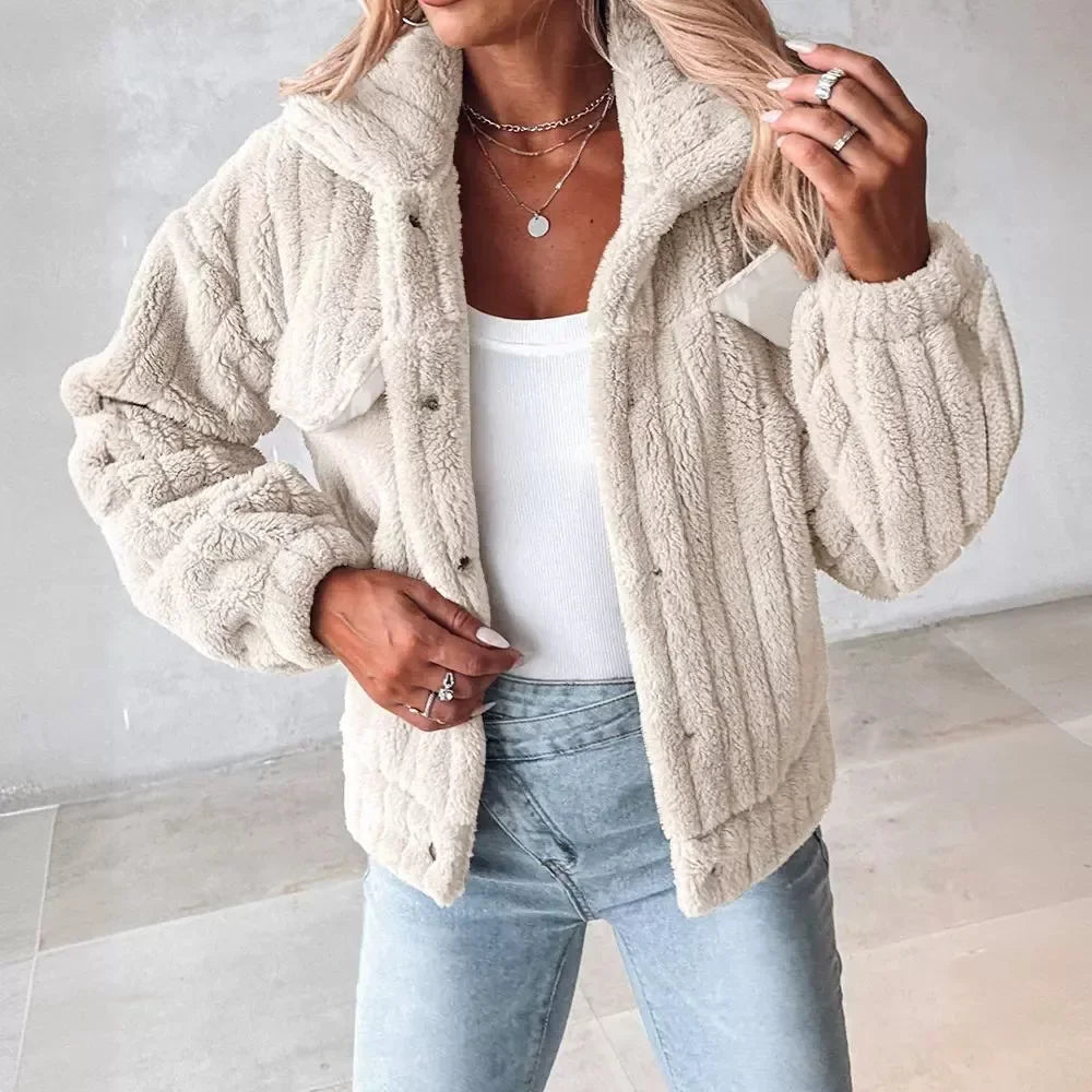 Veste Trucker Court en Fourrure Synthétique Maille Côtelée Col Rabattable Ample Poches Oversize