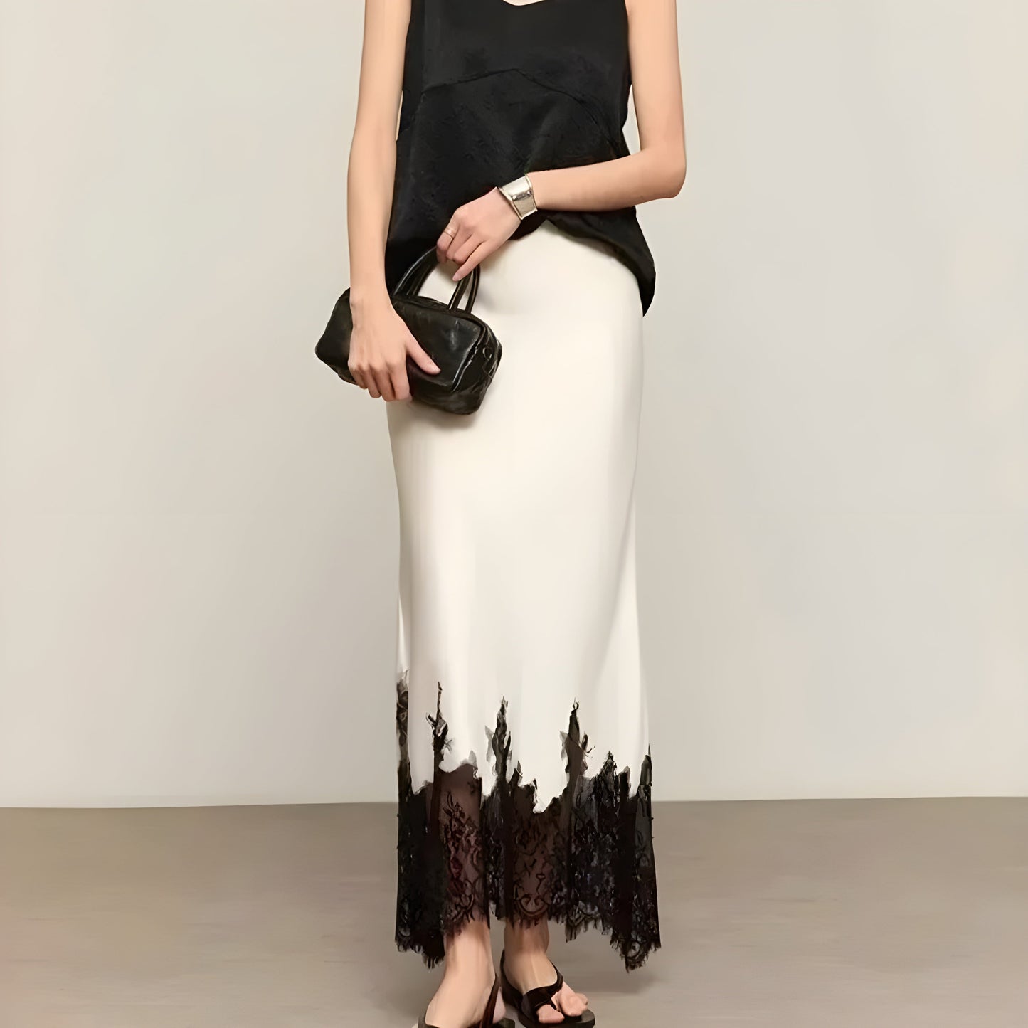 Jupe Satin Polyester À Dentelle Maille Florale Avec Ourlet Dentelé Et Silhouette Coupe Slip Élégante