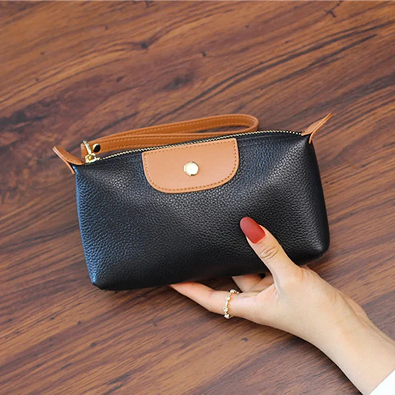 Pochette Anne En Cuir Végan Durable Avec Fermeture Éclair Compacte Et Élégante Pour Déplacements Quotidiens