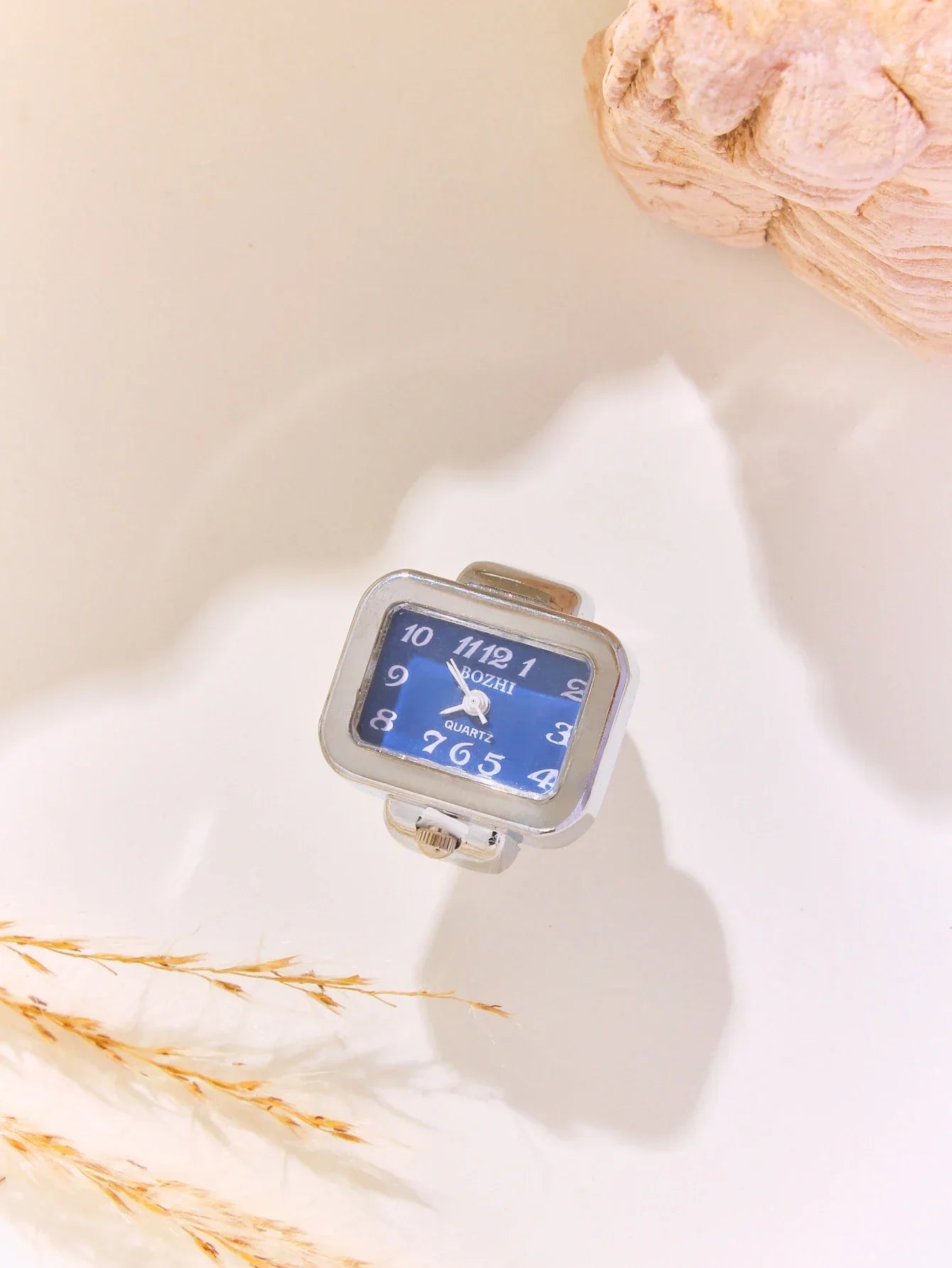 Montre Bague Luna Élégante À Cadran Carré Résistante À La Rouille Design Sophistiqué Et Fonctionnelle