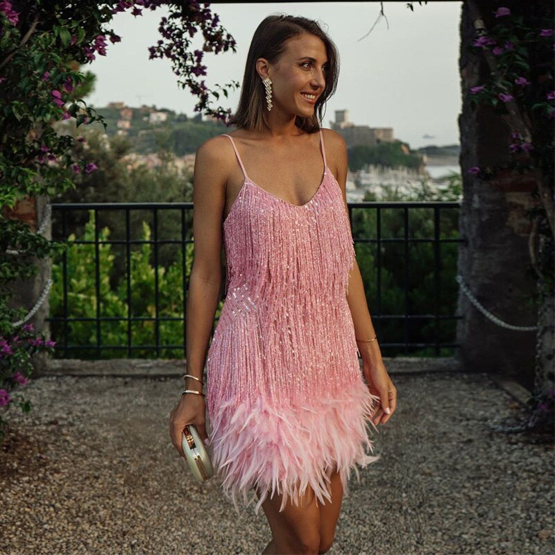 Robe de Cocktail Glamour à Sequins Lena par Amawinc Allure des Années 20 Folles et Silhouette Moderne
