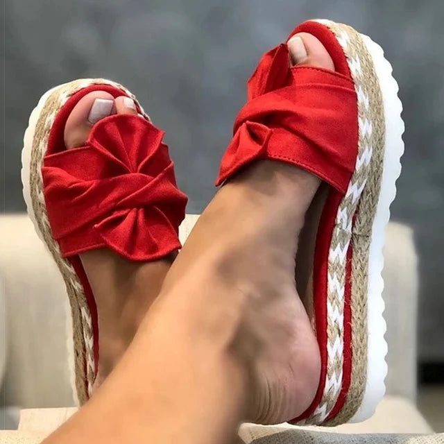 Atara Fliegen-Sandalen