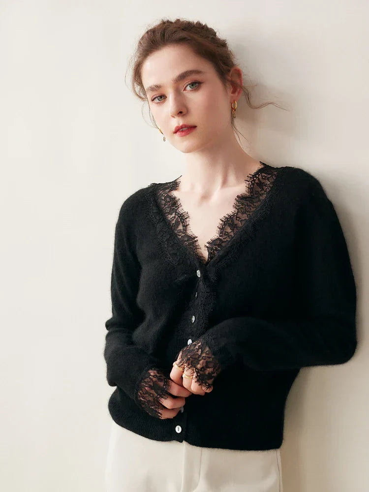 Cardigan Ajusté Rosie Avec Bordure En Dentelle Bouton Devant Encolure V Manches Longues Longueur Sur Les Hanches