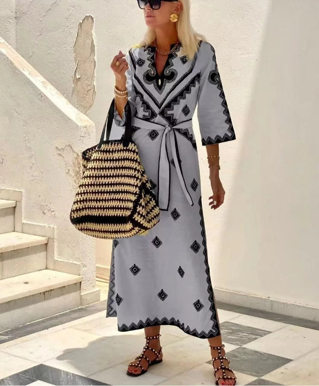 Anna: Ein antikes Leinenkleid