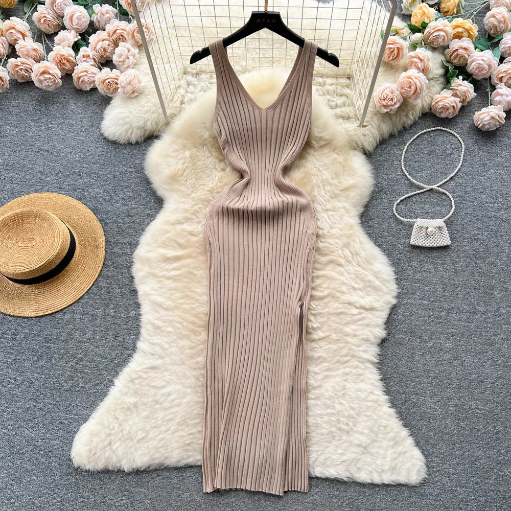 Robe Louris En Maille Côtelée Extensible Silhouette Sculptée Pour Soirées Élégantes Et Événements Raffinés Amawinc