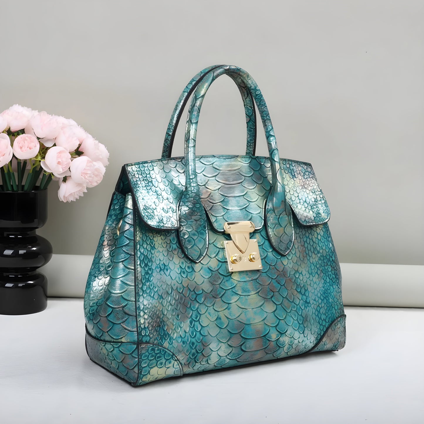 Sac Aurelia Écailles de Dragon Embossées Cuir Végan Doré et Argenté avec Fermoir Doré