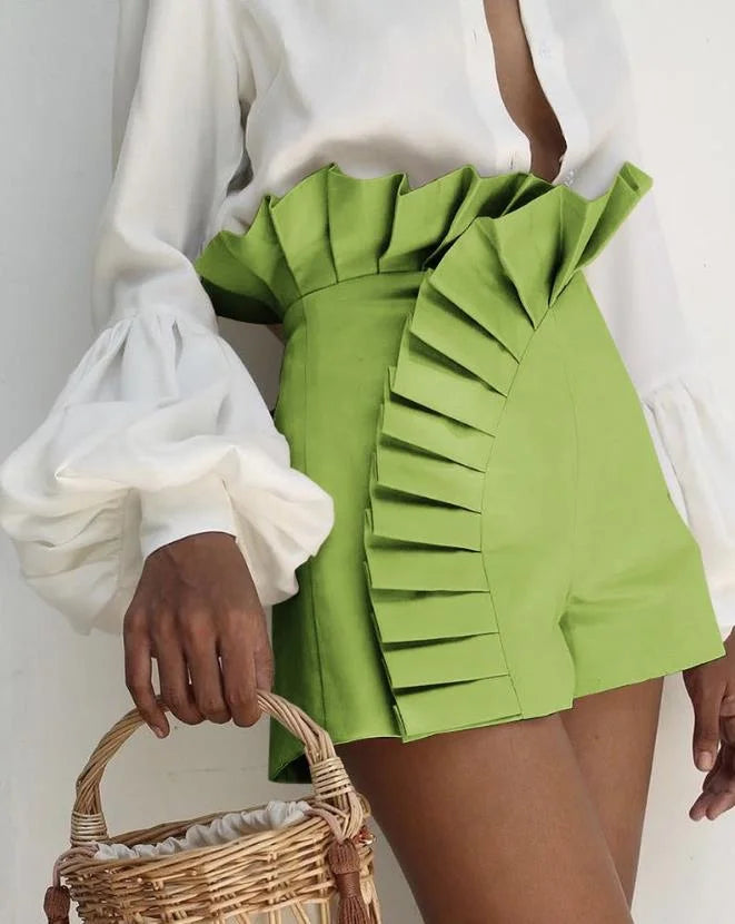 Shorts Plissés à Taille Haute Aria avec Drapé Doux et Volants Déployants pour Silhouette Élégante