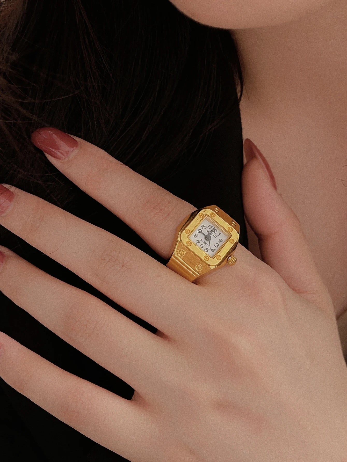 Montre Bague Élégante Résistante À La Rouille En Acier Disponible En Plusieurs Designs