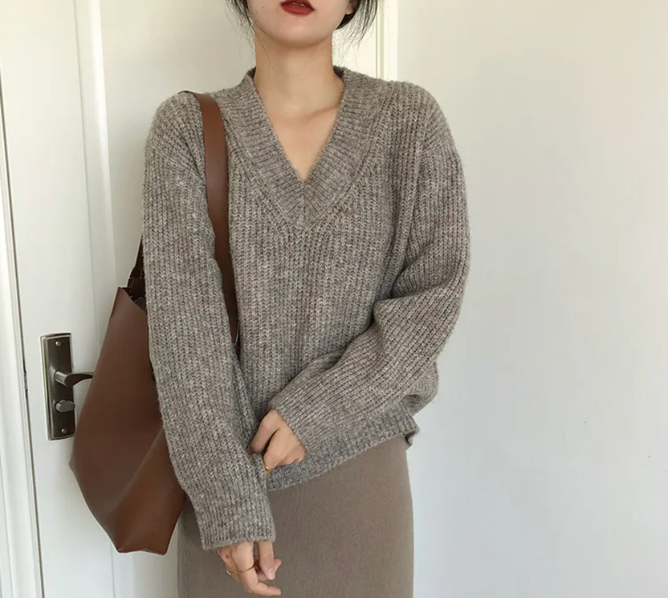 Damen-Trikot aus Mohair im Old-Money-Stil mit V-Ausschnitt