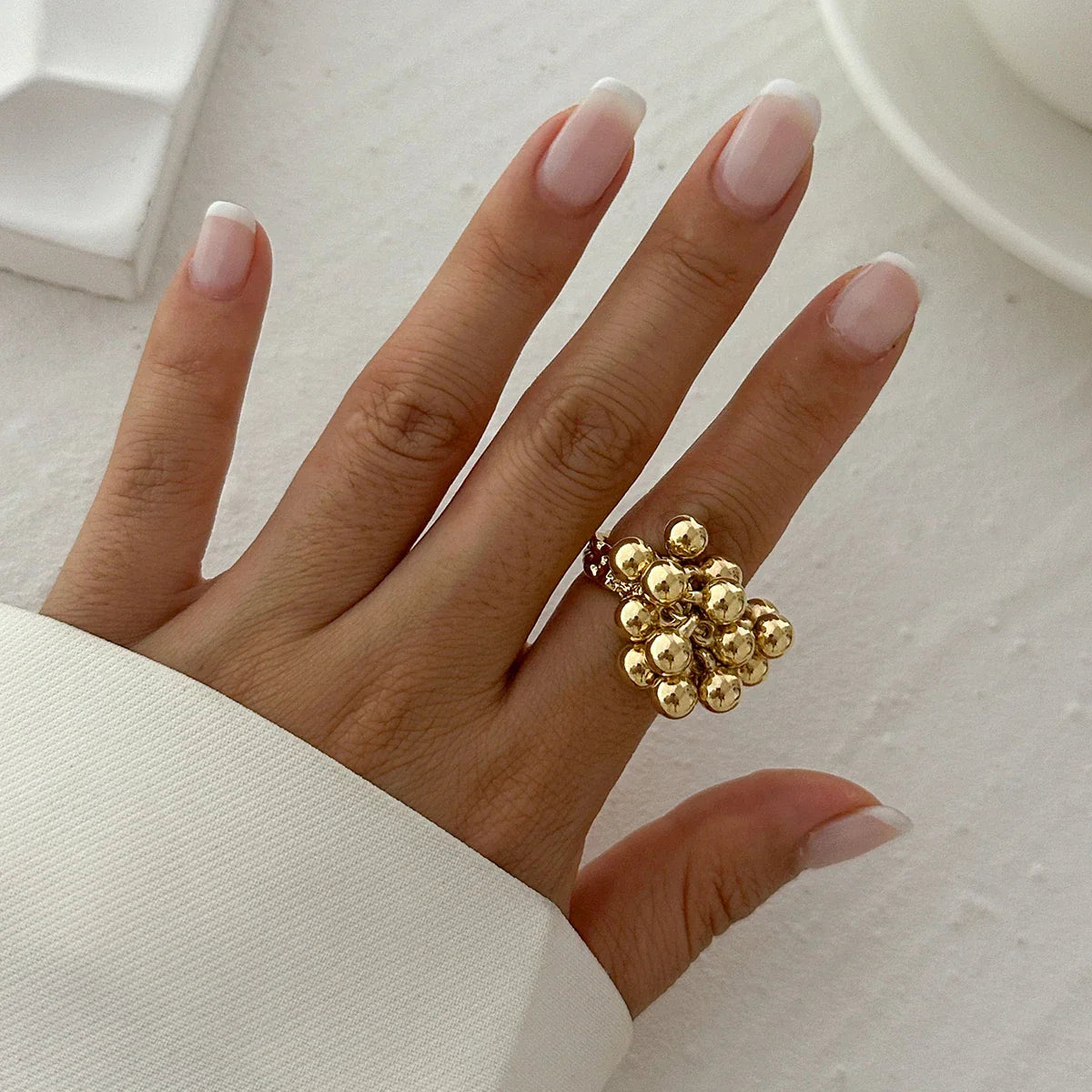 Bague Jingleball À Boules Métalliques Ajustable Et Ouverte Grosse Mais Légère Pour Un Style Distinctif