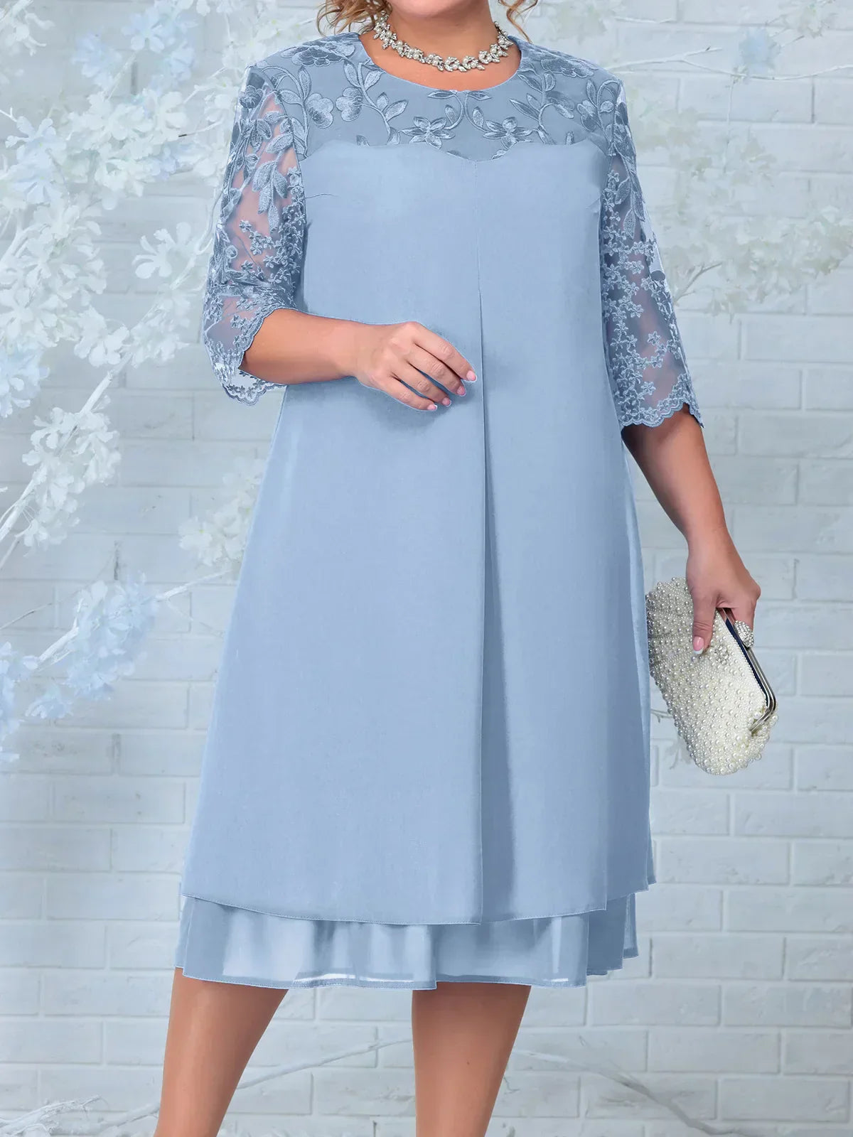 Theresa Robe Banquet Brodée Taille Plus Élégante Pour Galas Mariages Réceptions Raffinées