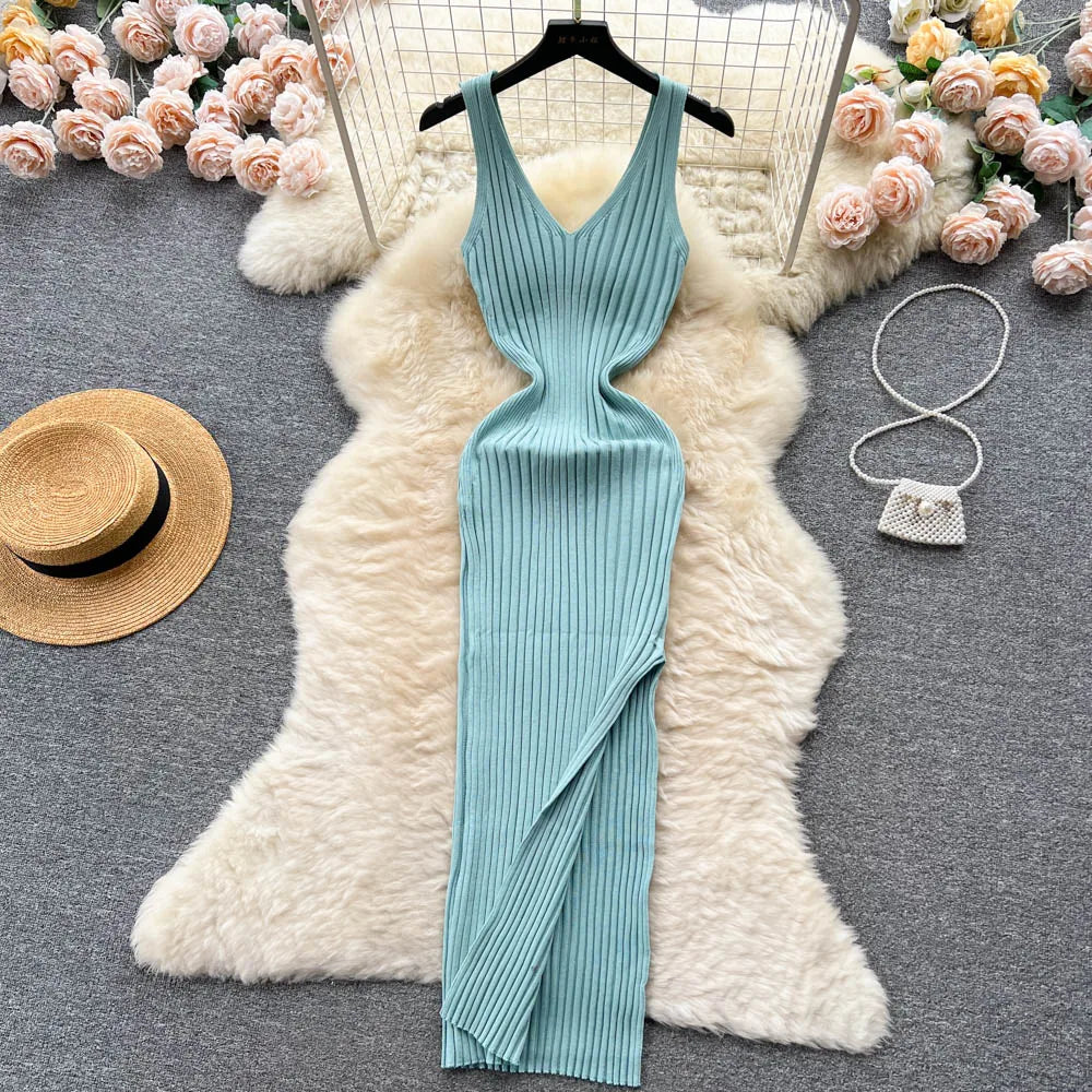 Robe Louris En Maille Côtelée Extensible Silhouette Sculptée Pour Soirées Élégantes Et Événements Raffinés Amawinc