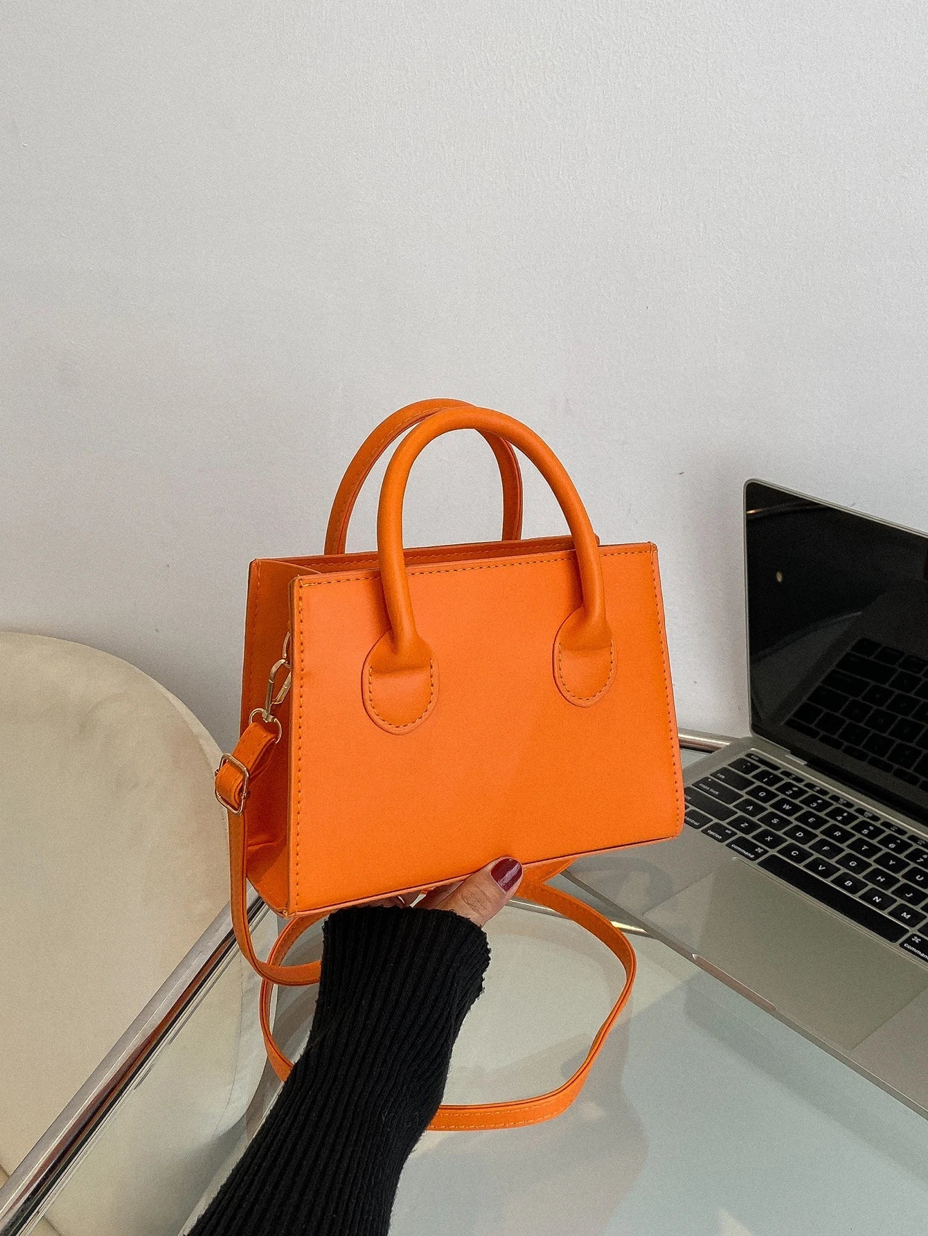 Sac Bandoulière Mini Joan Amawinc En Cuir Végan Structuré Avec Sangle Détachable