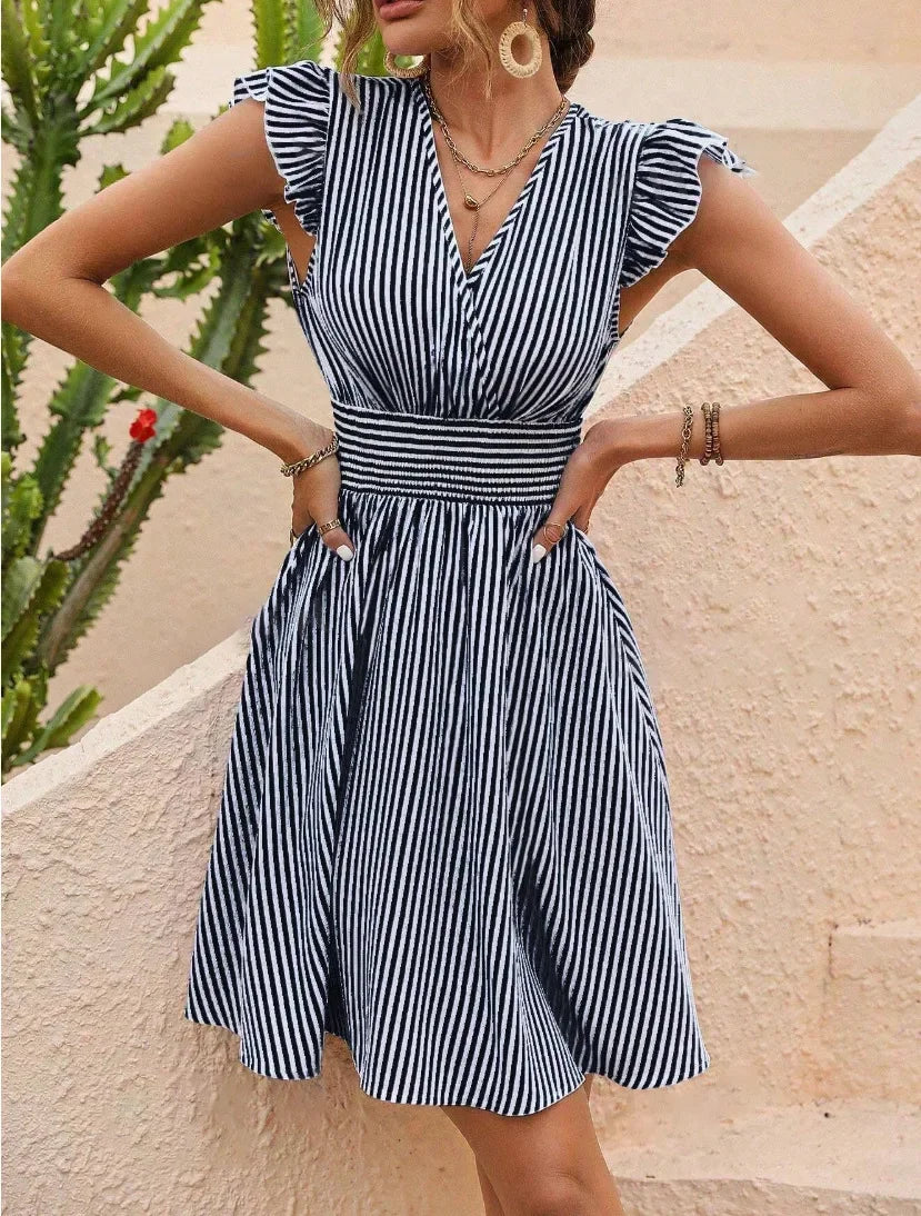 Robe D'Été Rayée Arya Par Amawinc Silhouette Décontractée Et Chic Pour Journées Ensoleillées