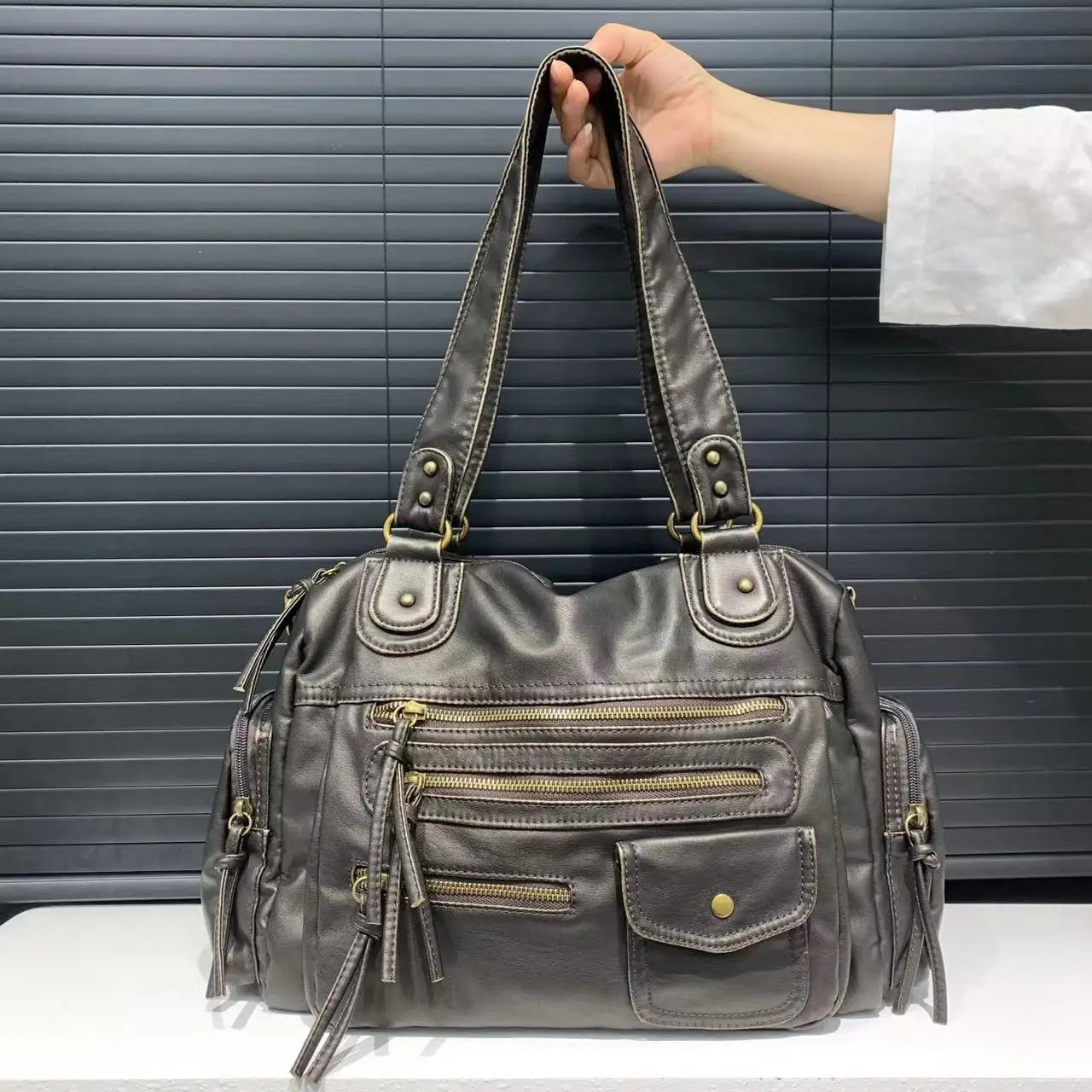 Sacoche Épaule Brenda Amawinc En Cuir Végan Durable Avec Compartiments Spacieux Et Bretelle Détachable