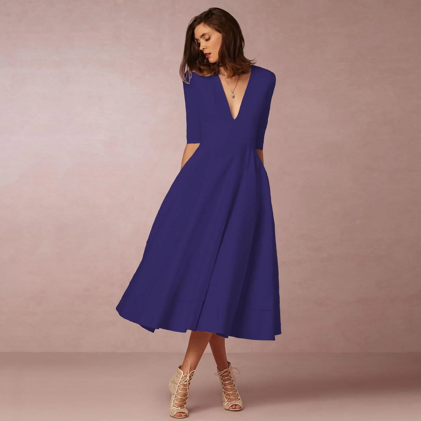 Ulanna:  Glamouröse, elegante Prinzessinnenkleider für Damen