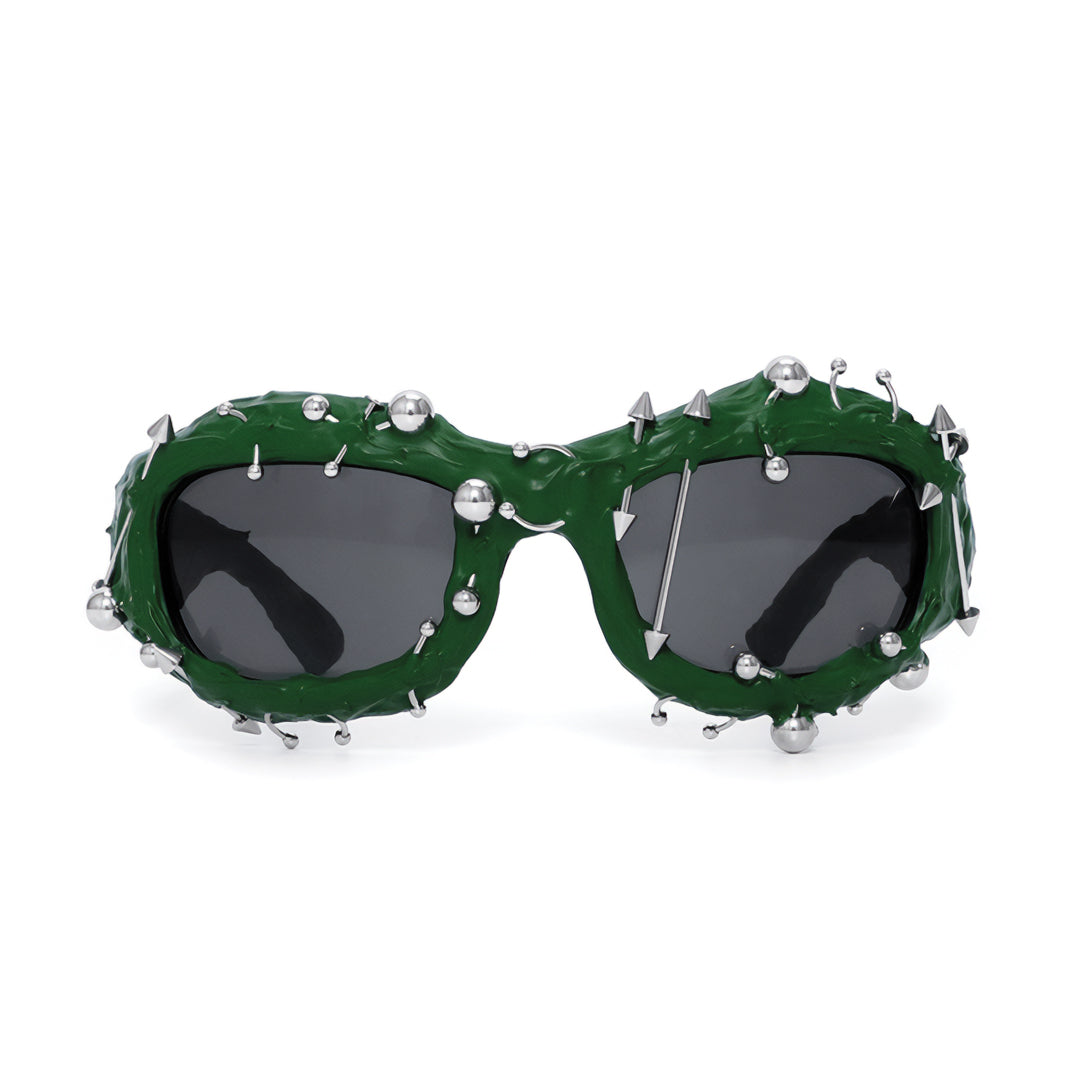 Lunettes de Soleil Punk Percées en Fer Artisanal avec Rivets Gothiques et Design Audacieux