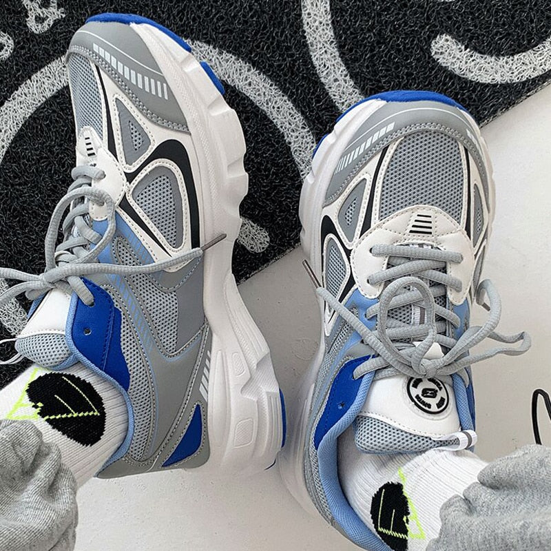 Damen-Turnschuhe mit atmungsaktiver Netz-Sohle