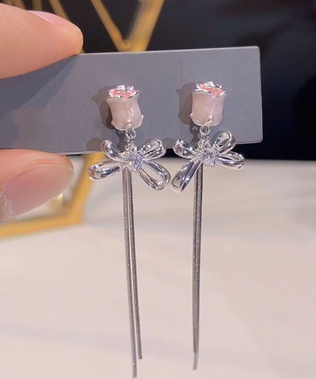 Boucles d'oreilles pendantes fines en alliage de soie avec nœud tulipe et pompon - Amawinc