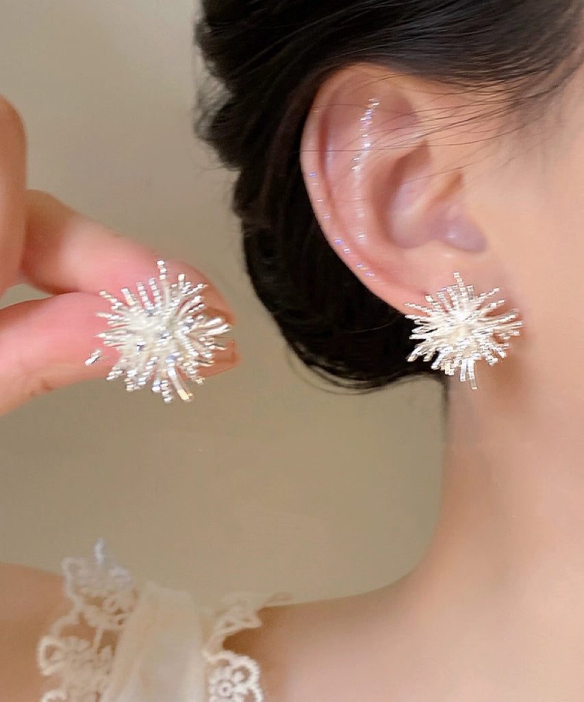 Boucles d'oreilles à tige en soie fine avec pissenlit en cuivre et zircon - Amawinc