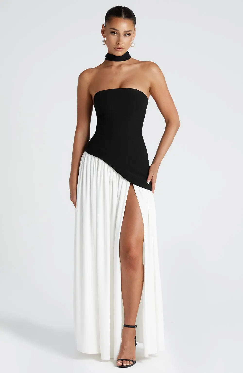 Robe Maxi Sans Bretelles Pour Femme Élégante Et Fluide Avec Fente Avant Audacieuse