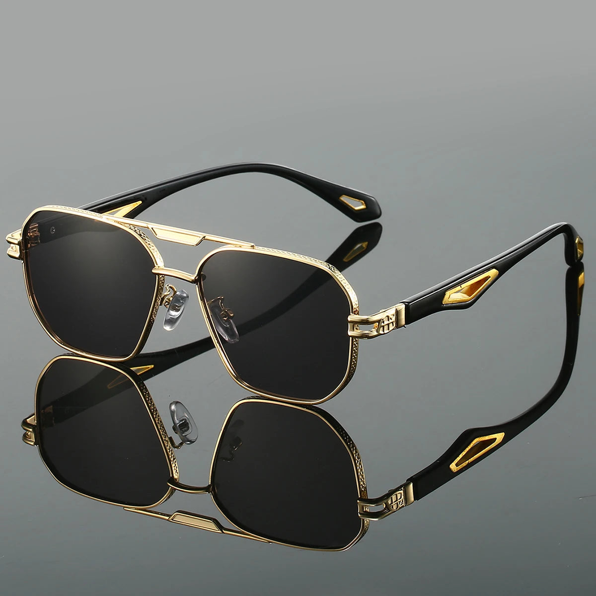 Lunettes de Soleil Stratos Luxe Aviateurs en Métal Sculpté avec Incrustations Dorées et Lentilles UV400