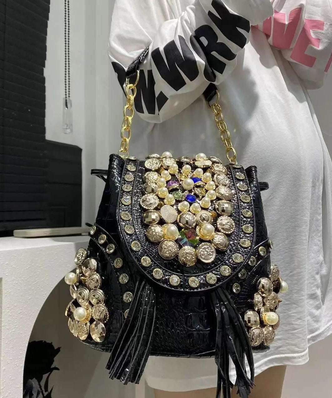  - Amawinc