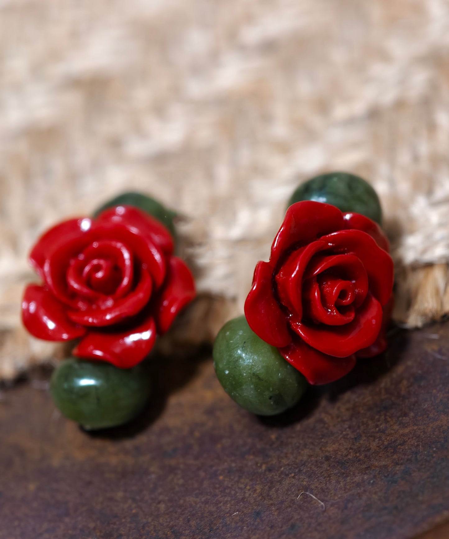 Boucles d'oreilles à tige élégantes en cuivre colorblock avec pierres précieuses et coquillages - Amawinc