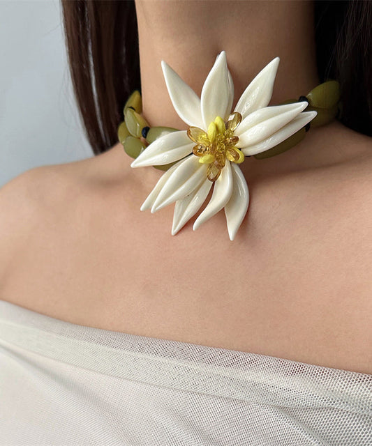 Collier élégant avec pendentif double couche en alliage acrylique vert et nœuds floraux en bambou - Amawinc