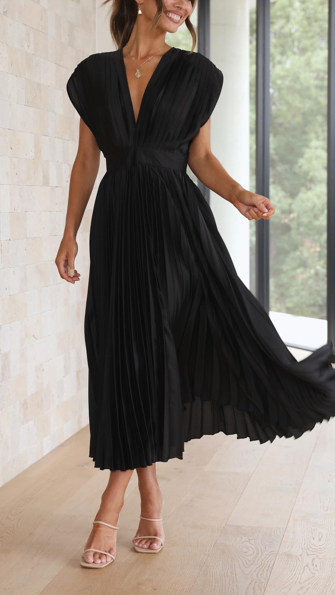 Robe Maxi Plissée Stella Élégante Pour Soirées Et Événements Formels Ou Décontractés