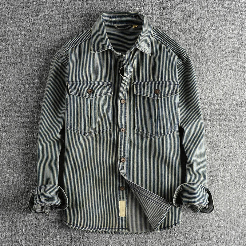 Chemise Denim Vintage à Rayures Subtiles Theodore Willow Pour Un Style Intemporel et Polyvalent au Quotidien