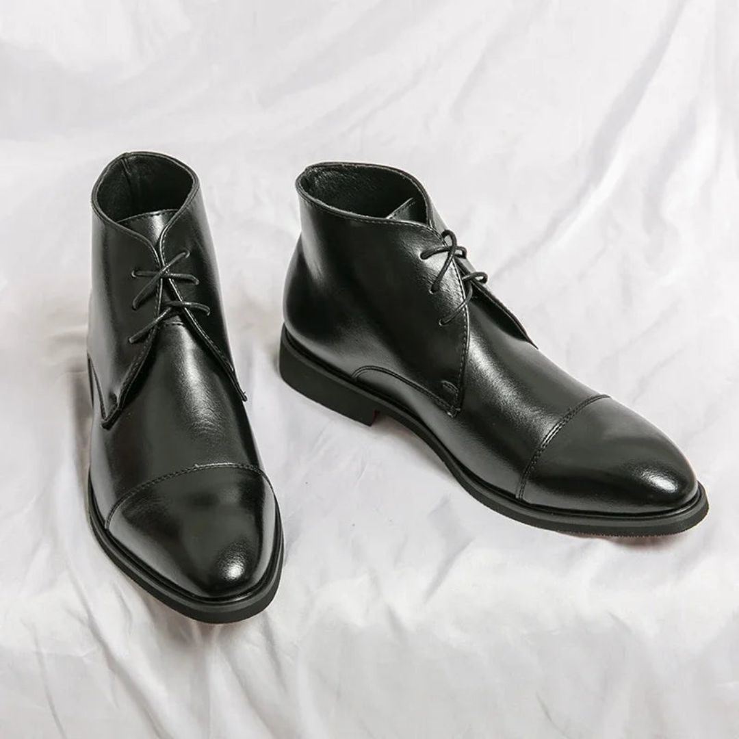 Bottes En Cuir Thiago Royale Pour Homme Par Waylynn Fabriquées À La Main Pour Tenues Formelles Et Décontractées Élégantes