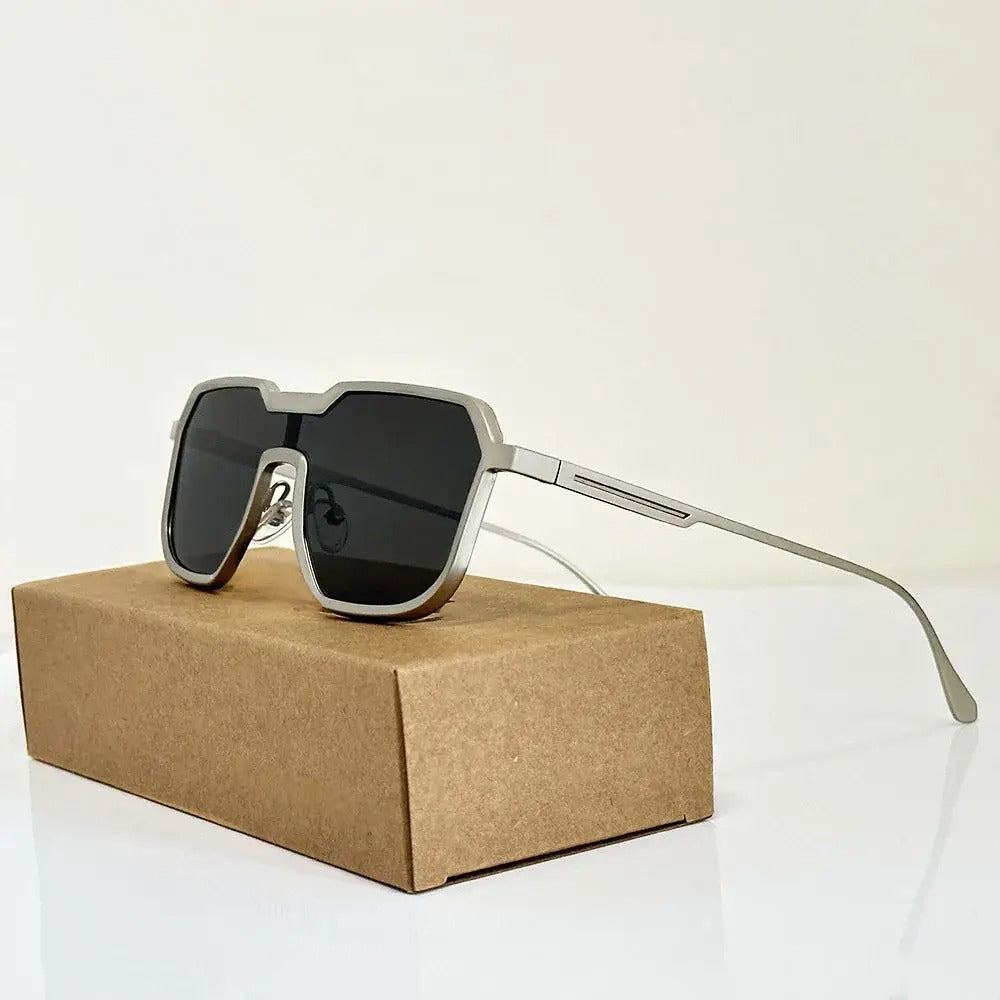 Lunettes Solaires Titan Edge Visor Shades Visière Angulaire Style Futuriste Lentilles Noires Oversize Protection UV
