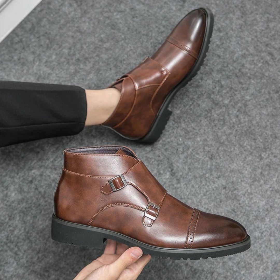 Bottes Tobias Monk En Cuir Avec Double Bride Et Détails Brogue Et Doux Intérieur