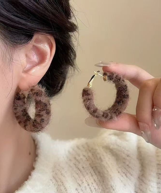 Boucles d'oreilles créoles uniques en fourrure duveteuse en alliage léopard - Amawinc