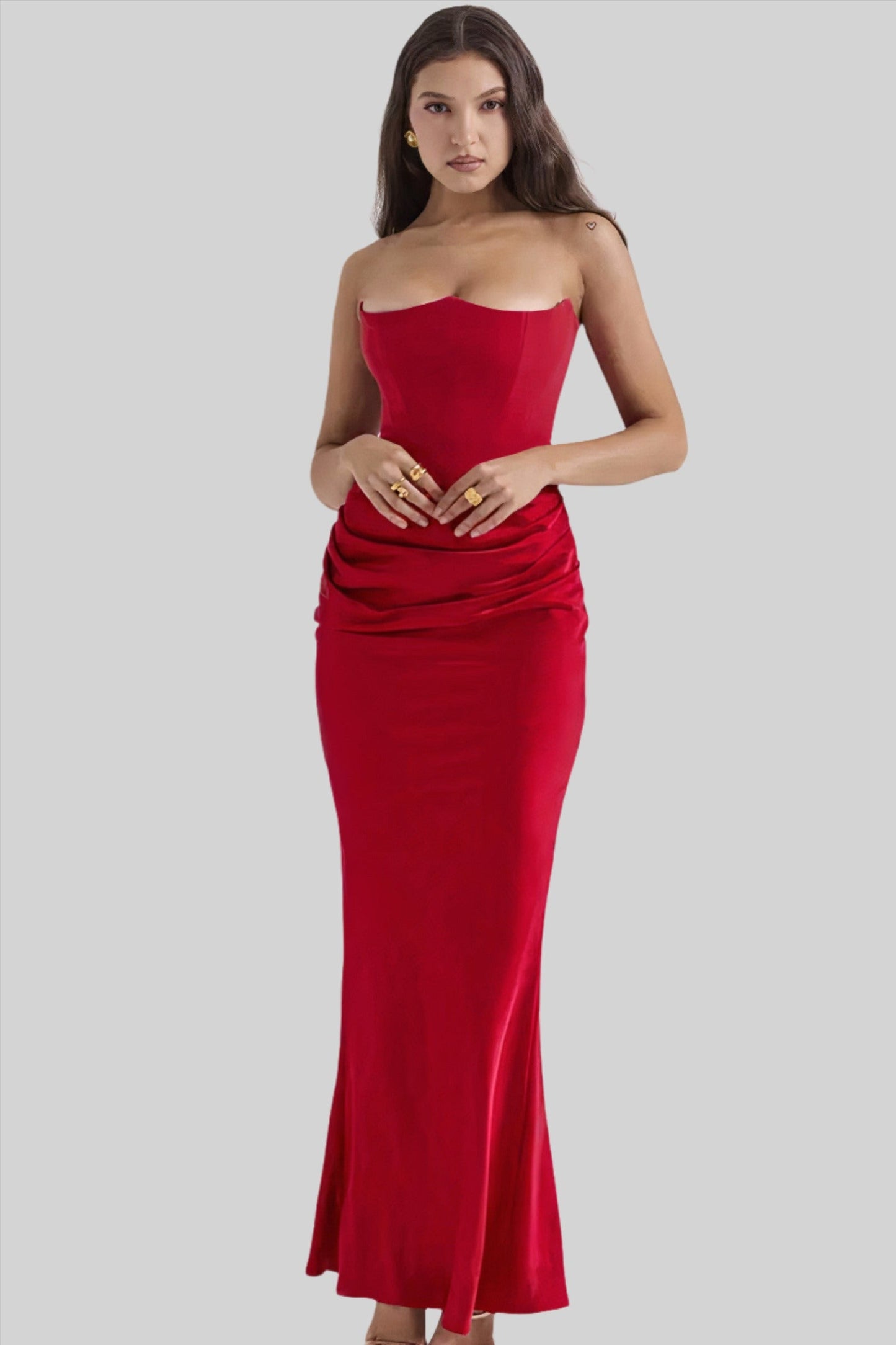 Robe Maxi Isla Amawinc Épaule Dénudée Satinée Pour Mariages Galas Événements Formels