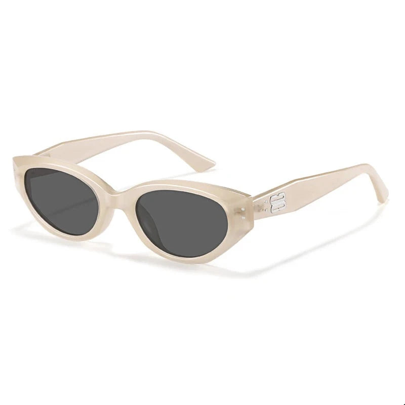 Lunettes Vestra Noir Cadre Acétate Brut Lentilles Ovales UV Protection Détail Logo Métal Design Contemporain