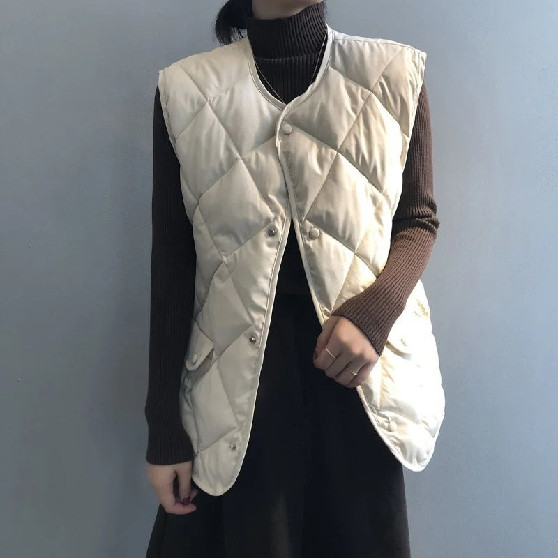 Gilet Bomber Sable Matelassé Diamant Sans Col Avec Poches Utilitaires Volumineuses et Pressions Cachées