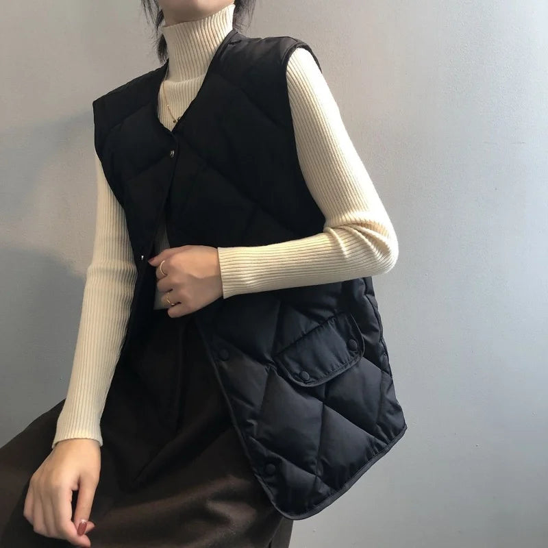 Gilet Bomber Sable Matelassé Diamant Sans Col Avec Poches Utilitaires Volumineuses et Pressions Cachées