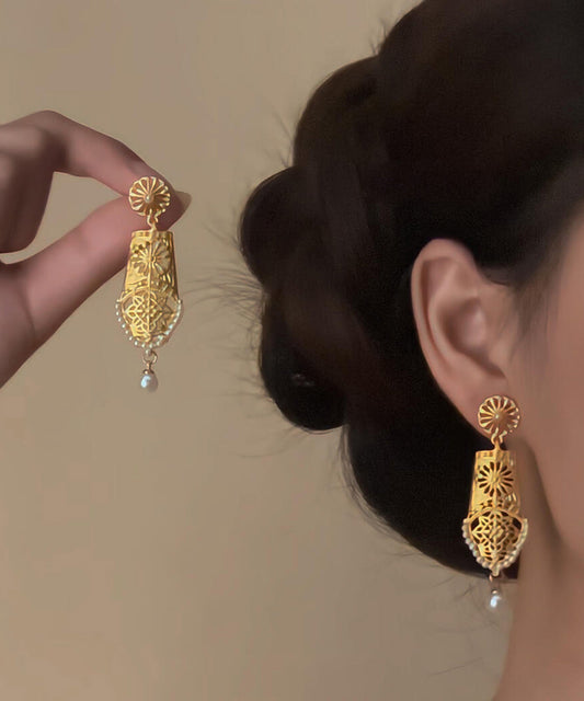 Boucles d'oreilles pendantes vintage en argent sterling jaune doré, perles ajourées et pompon floral, ornées de perles. - Amawinc