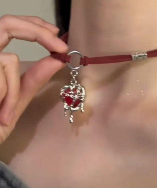 Collier pendentif Love en velours de soie rouge et acier inoxydable pour femme - Amawinc