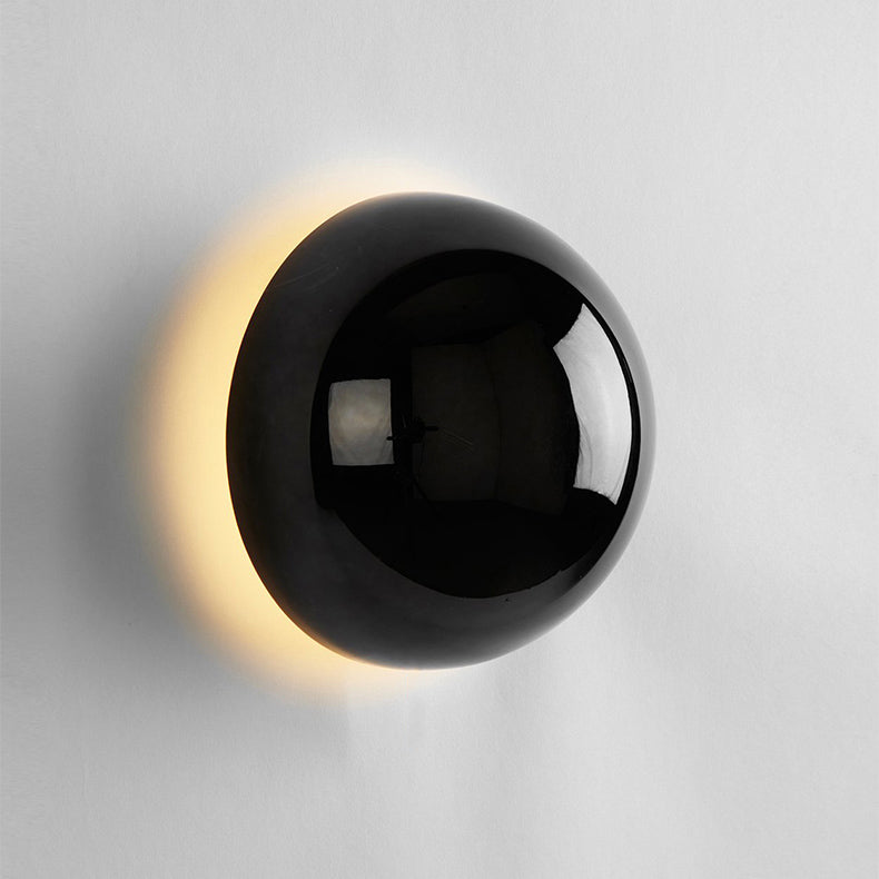 Mittelalterliche Wandleuchte im Bauhaus-Stil