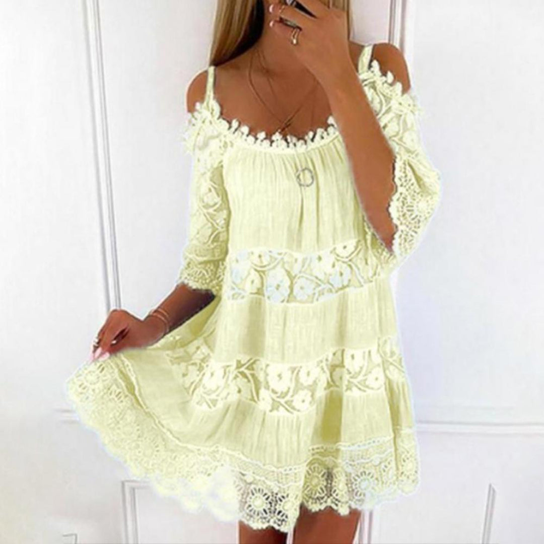 Robe Bardot Courte Fluide Avec Panneaux En Dentelle Et Manches Trois Quarts Léger Pour Été